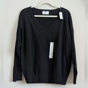 Old Navy Women's Classic Black V-Neck Sweater